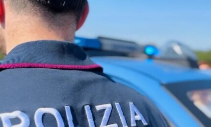 Minaccia il nipote di 9 anni con un coltello e ferisce la compagna, arrestato un uomo di 36 anni a Catania
