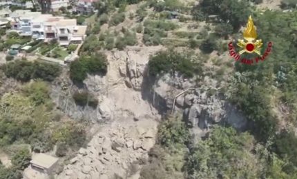 Terremoto Campi Flegrei, ricognizione aerea dei vigili del fuoco con i droni