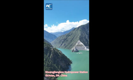 Cina, la diga pi&ugrave; alta del mondo avvia la produzione di energia pulita