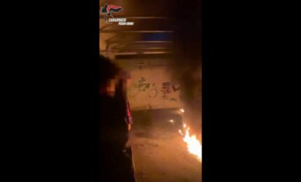 Preparavano molotov e le testavano in un capannone, perquisiti 4 giovani