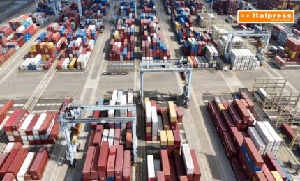 Area euro, cresce il saldo commerciale con l'estero