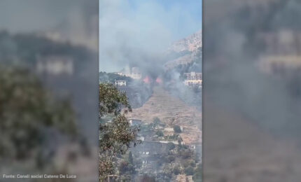 Le drammatiche immagini dell'incendio che ha minacciato Taormina