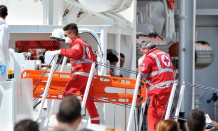 Migrante nascosto in auto muore nel traghetto da Tunisi a Palermo, fermata una donna