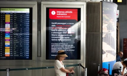 Etna, stop ai voli anche nella giornata odierna: aeroporto di Catania chiuso sino a mezzanotte
