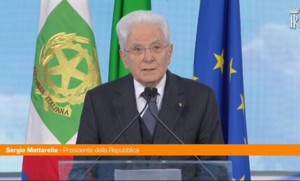 Mattarella "La scuola &egrave; aperta a tutti, non deve alzare barriere"