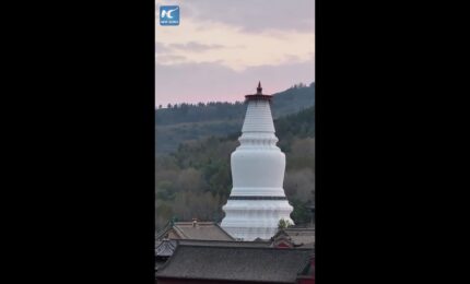 Cina, riapre dopo il restauro l'iconica pagoda del monte Wutai
