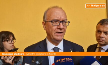Scuola, Valditara "Riconoscere insegnante come 'magister'"
