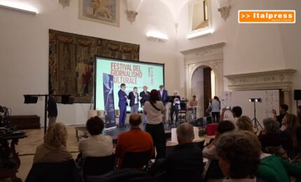 Giornalismo ambientale giovanile, consegnate a Urbino le Fenici CONAI