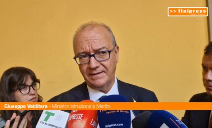 Scuola, Valditara "Sugli stipendi l'opposizione faccia pace con se stessa"