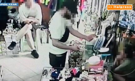 Rapina negozio armato di coltello, arrestato 37enne a Palermo