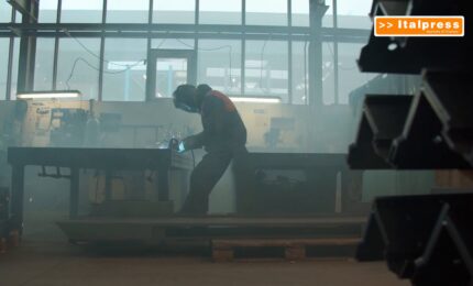 Ue, ad agosto accelerano i prezzi alla produzione industriale