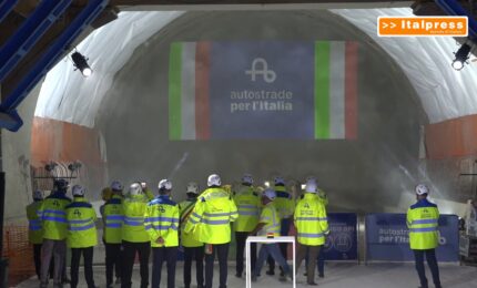 A1, caduto l'ultimo diaframma della galleria San Donato