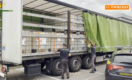 Napoli, sequestrati 30 mila litri di benzina di contrabbando